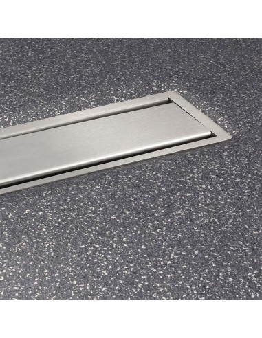 Scarico montato con vinile grigio, con primo piano la copertura visibile