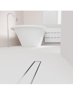 Esempio di un area doccia aperta con vasca e scarico Silver integrato, con pavimento in microcemento chiaro