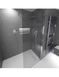 Esempio di una doccia moderna con muri grigi e pavimento in microcemeento chiaro, con accessori Silver