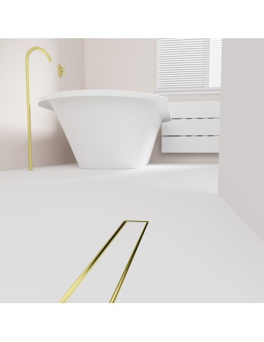 Esempio di un area doccia aperta con vasca e scarico Gold integrato, con pavimento in microcemento chiaro