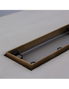 Scarico in acciaio INOX senza copertura, rivela uscita centrale e scarico regolabile a diverse altezze