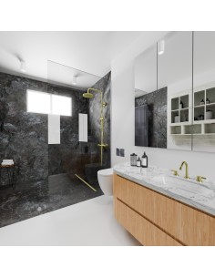 Esempio: Bagno moderno con doccia scura e scarico lineare INTENSI 316